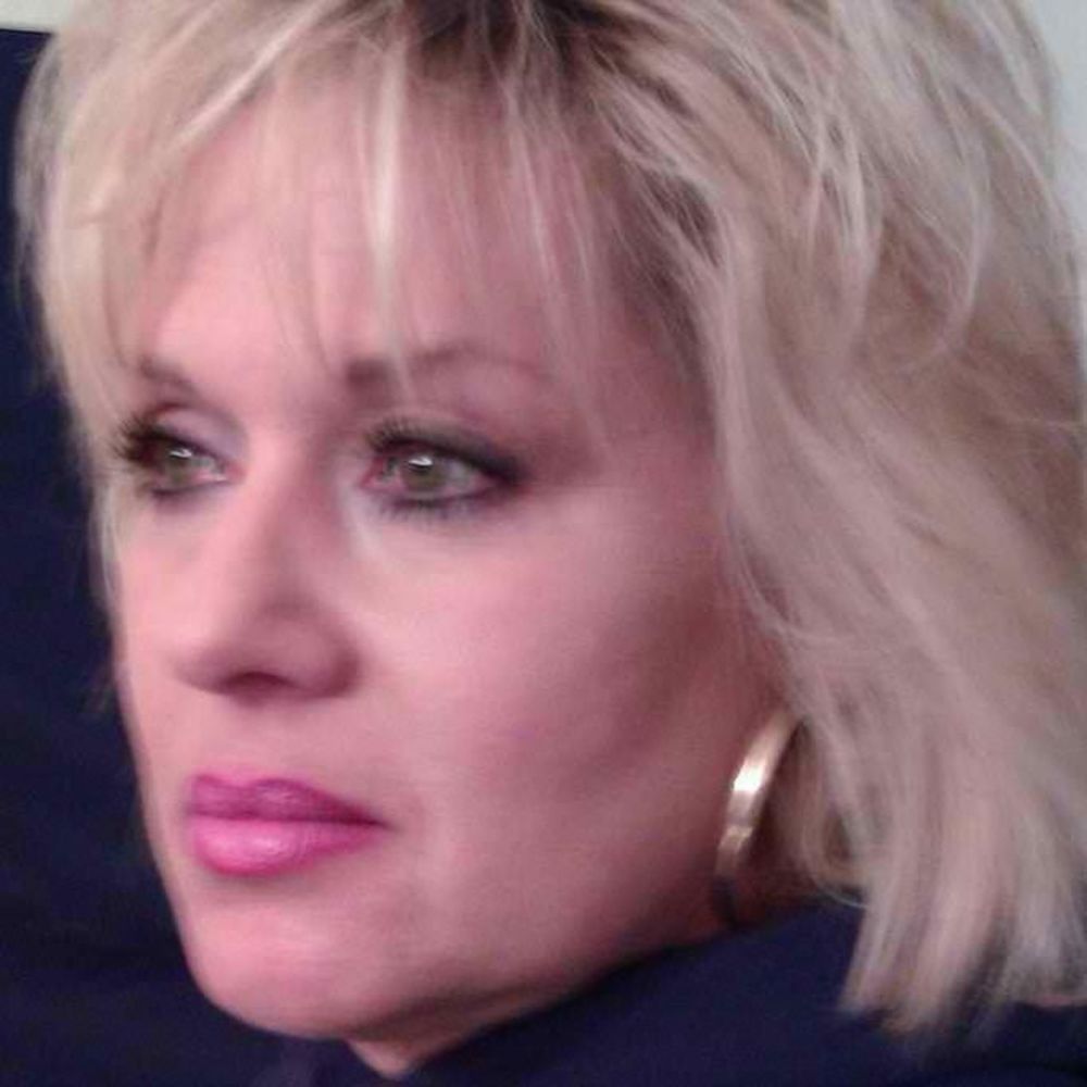 Meet your Posher, Shana